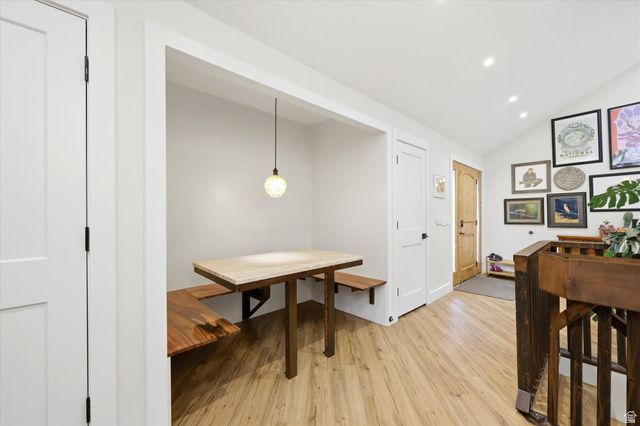 10873 S LOSTWOOD DR, Sandy, UT 84092