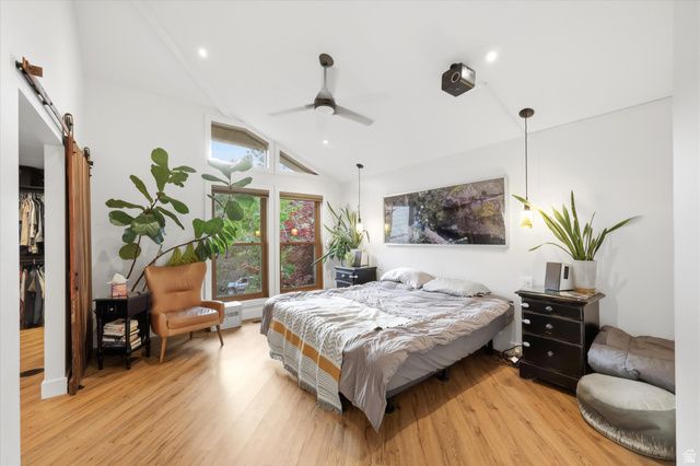 10873 S LOSTWOOD DR, Sandy, UT 84092