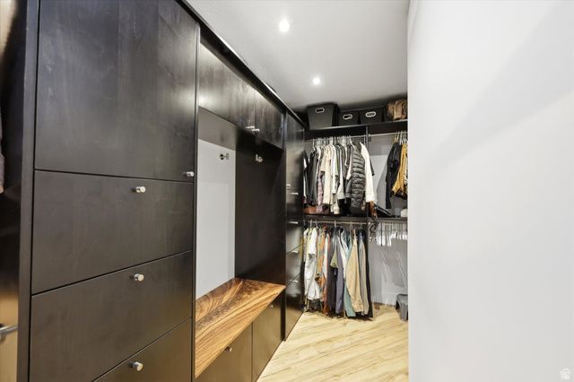 10873 S LOSTWOOD DR, Sandy, UT 84092