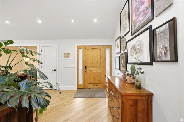 10873 S LOSTWOOD DR, Sandy, UT 84092