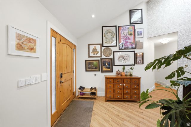 10873 S LOSTWOOD DR, Sandy, UT 84092