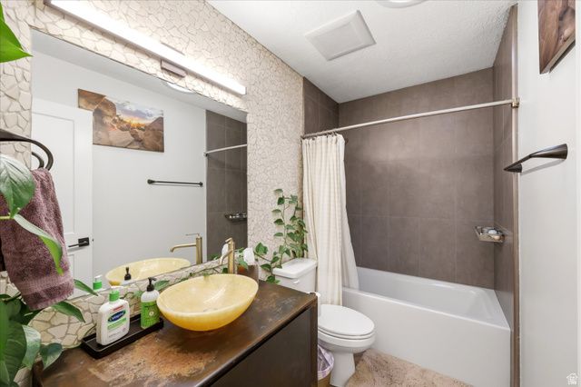 10873 S LOSTWOOD DR, Sandy, UT 84092