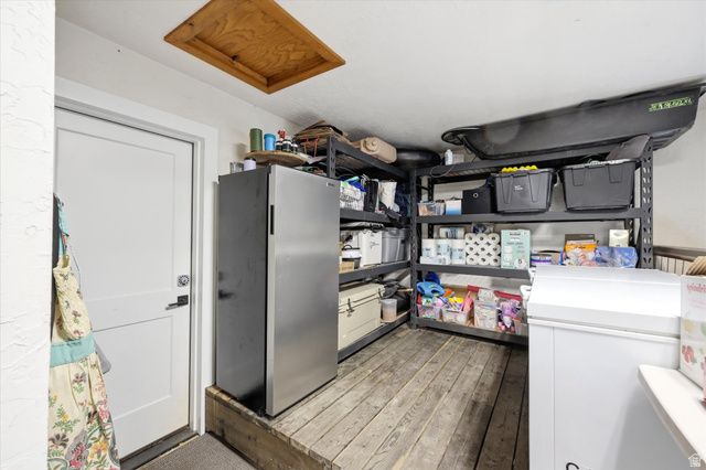 10873 S LOSTWOOD DR, Sandy, UT 84092