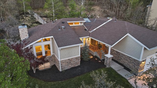 10873 S LOSTWOOD DR, Sandy, UT 84092