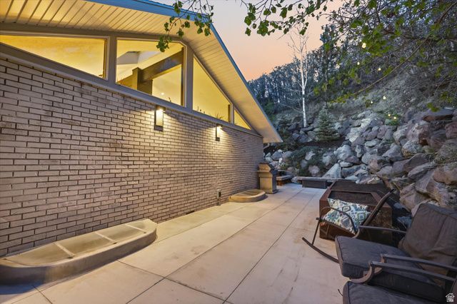 10873 S LOSTWOOD DR, Sandy, UT 84092