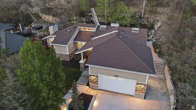 10873 S LOSTWOOD DR, Sandy, UT 84092