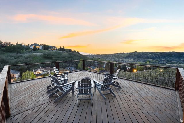 10873 S LOSTWOOD DR, Sandy, UT 84092