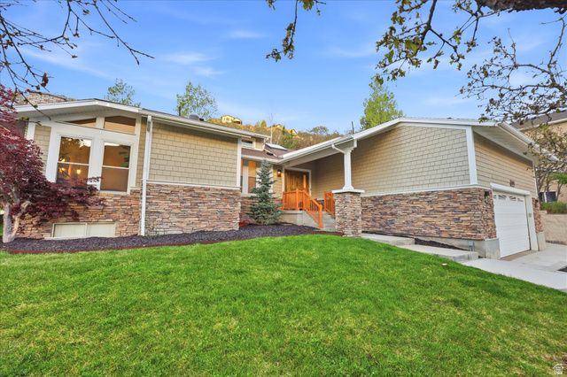 10873 S LOSTWOOD DR, Sandy, UT 84092