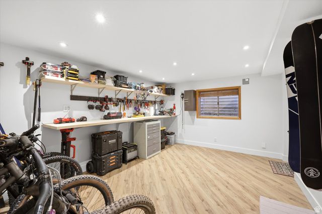 10873 S LOSTWOOD DR, Sandy, UT 84092