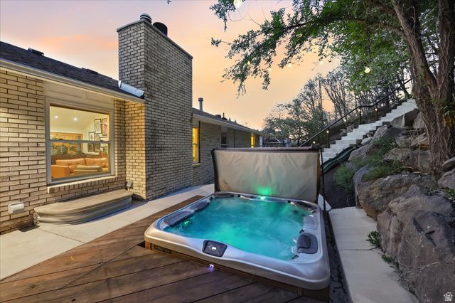 10873 S LOSTWOOD DR, Sandy, UT 84092