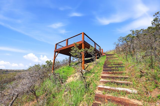 10873 S LOSTWOOD DR, Sandy, UT 84092