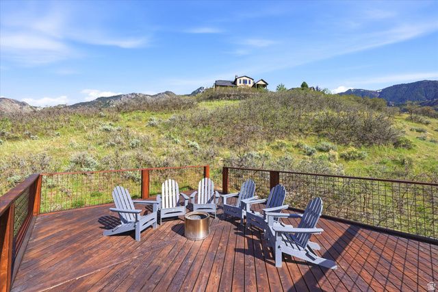 10873 S LOSTWOOD DR, Sandy, UT 84092