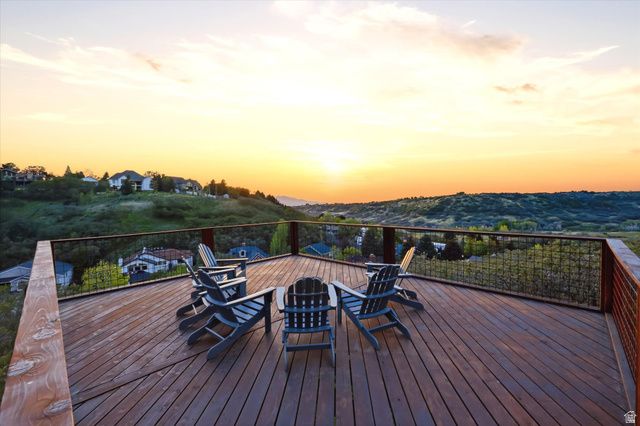 10873 S LOSTWOOD DR, Sandy, UT 84092