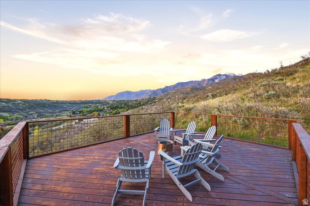 10873 S LOSTWOOD DR, Sandy, UT 84092