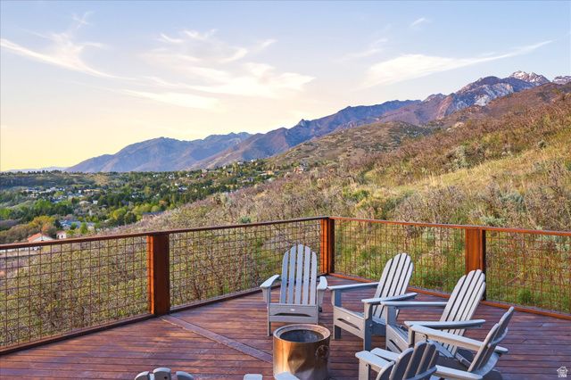 10873 S LOSTWOOD DR, Sandy, UT 84092