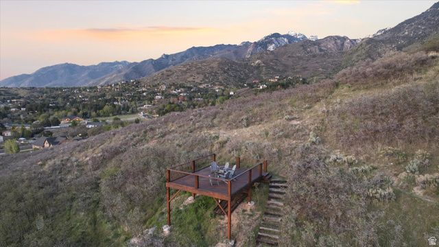 10873 S LOSTWOOD DR, Sandy, UT 84092