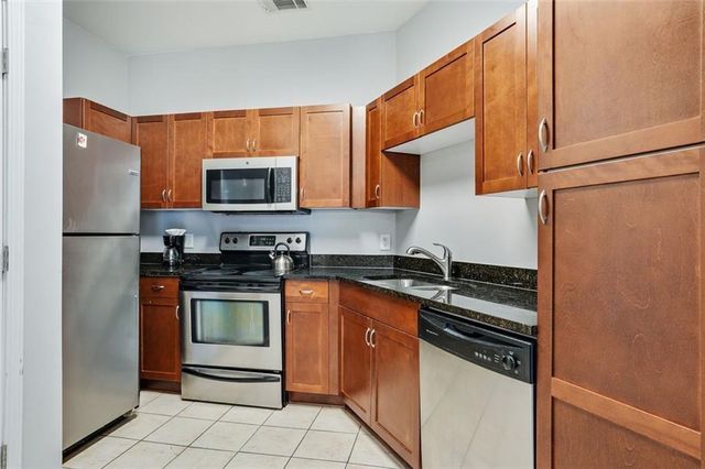 870 MAYSON TURNER Road NW 1127, Atlanta, GA 30314