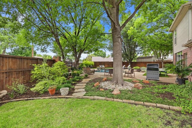 2701 Holly Brook Court, Bedford, TX 76021