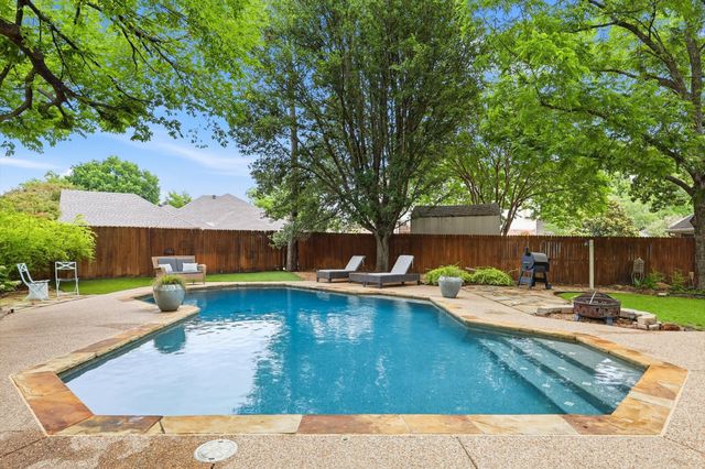 2701 Holly Brook Court, Bedford, TX 76021