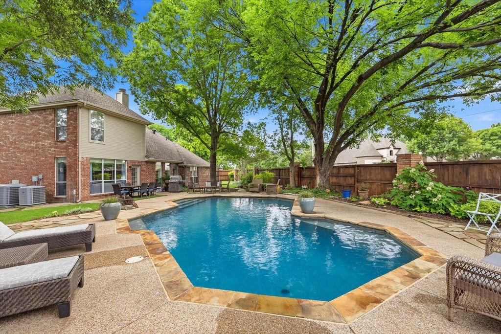 2701 Holly Brook Court, Bedford, TX 76021