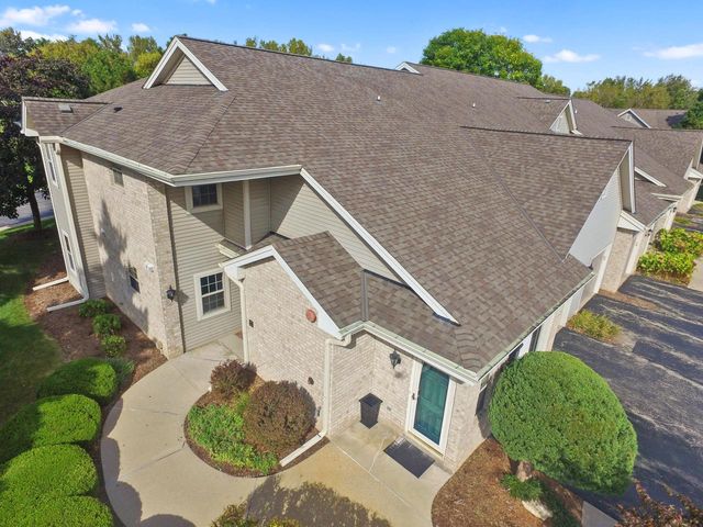 18740 Emerald CIRCLE #E, Brookfield, WI 53045