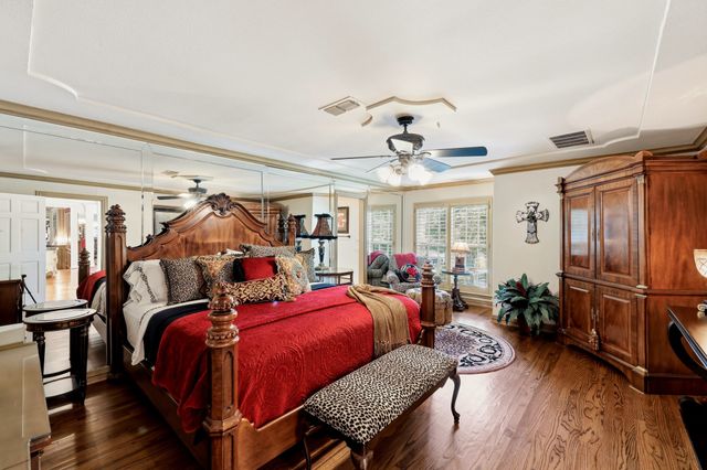 1809 Southpark Drive, Arlington, TX 76013