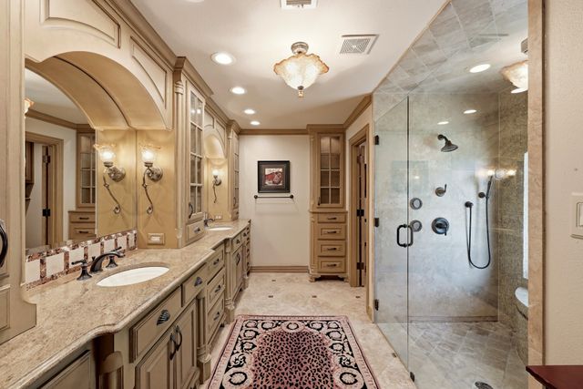 1809 Southpark Drive, Arlington, TX 76013