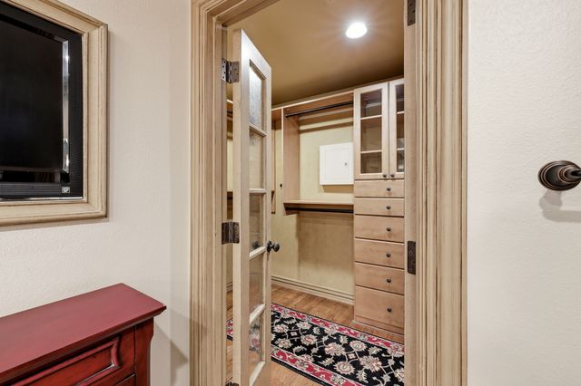 1809 Southpark Drive, Arlington, TX 76013