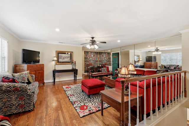 1809 Southpark Drive, Arlington, TX 76013