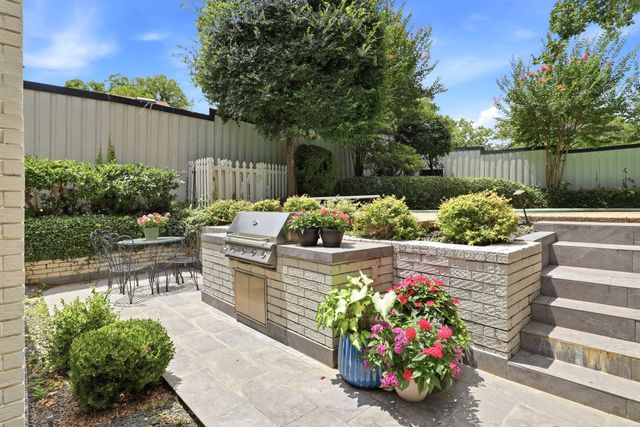1809 Southpark Drive, Arlington, TX 76013