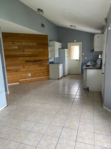 930 S Leona, San Antonio, TX 78207
