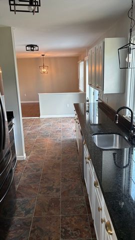 71 Eddywood St, Springfield, MA 01118