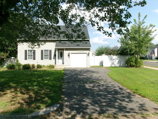 71 Eddywood St, Springfield, MA 01118