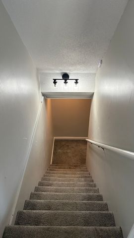 71 Eddywood St, Springfield, MA 01118