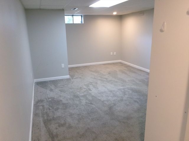 71 Eddywood St, Springfield, MA 01118
