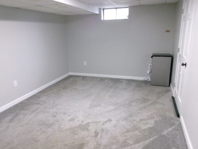 71 Eddywood St, Springfield, MA 01118