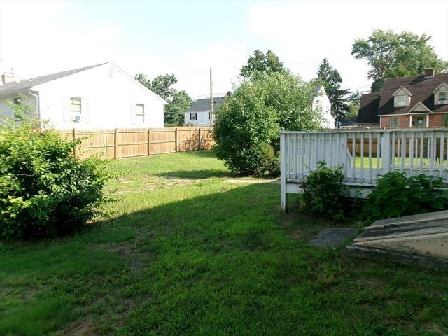 71 Eddywood St, Springfield, MA 01118