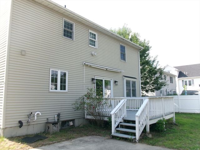 71 Eddywood St, Springfield, MA 01118