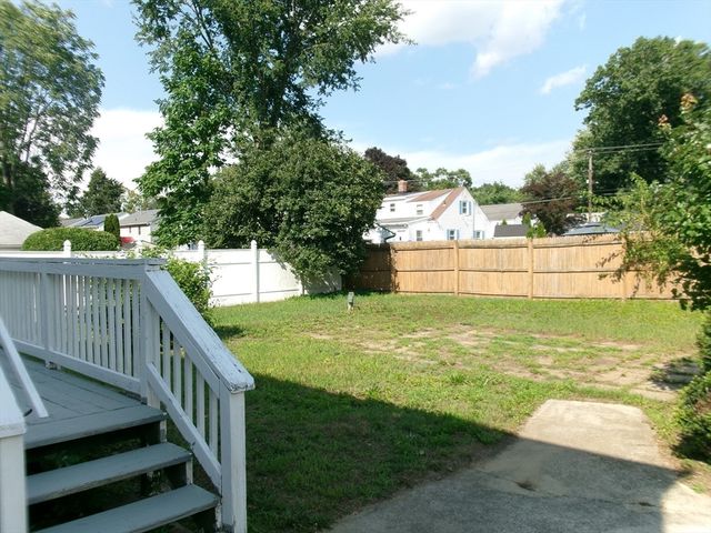 71 Eddywood St, Springfield, MA 01118
