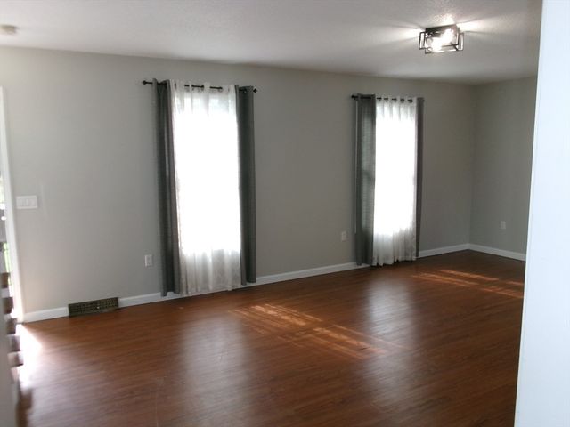 71 Eddywood St, Springfield, MA 01118
