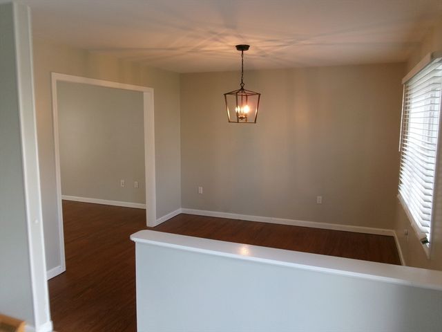71 Eddywood St, Springfield, MA 01118