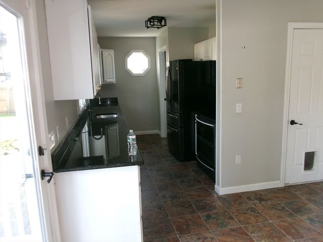 71 Eddywood St, Springfield, MA 01118