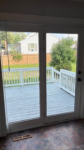 71 Eddywood St, Springfield, MA 01118
