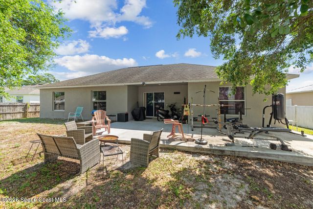 466 El Dorado Avenue SE, Palm Bay, FL 32909