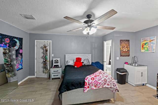 466 El Dorado Avenue SE, Palm Bay, FL 32909