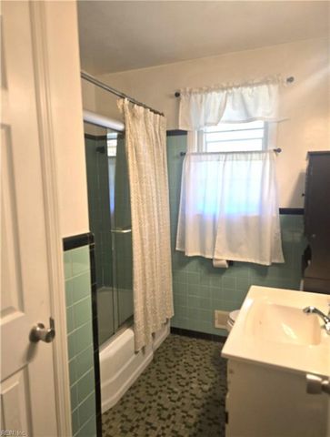 4904 Farrington DR, Virginia Beach, VA 23455