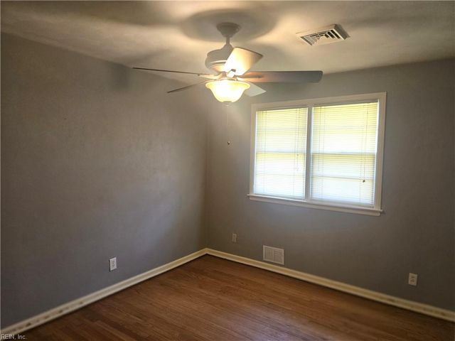 4904 Farrington DR, Virginia Beach, VA 23455