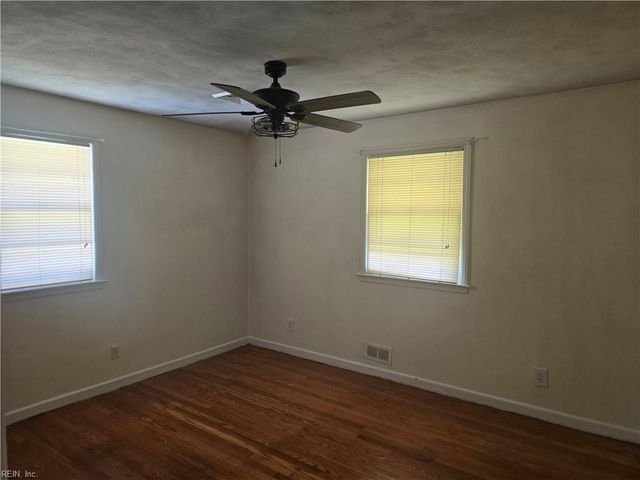 4904 Farrington DR, Virginia Beach, VA 23455