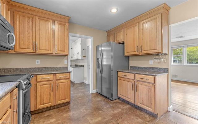 4904 Farrington DR, Virginia Beach, VA 23455