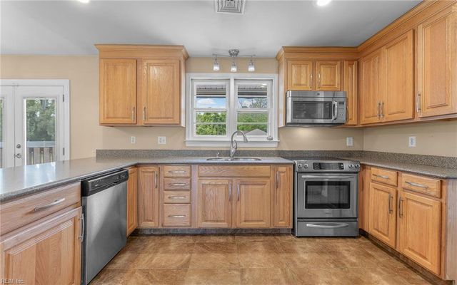4904 Farrington DR, Virginia Beach, VA 23455